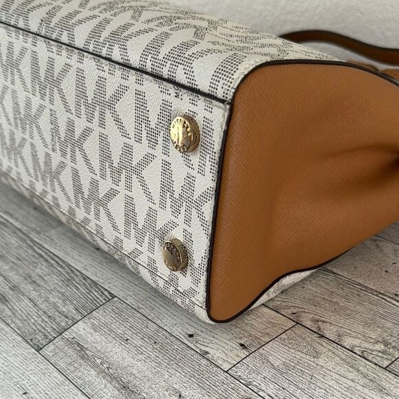 Michael Kors Cream and Tan Signature Satchel - Picture 9 of 17